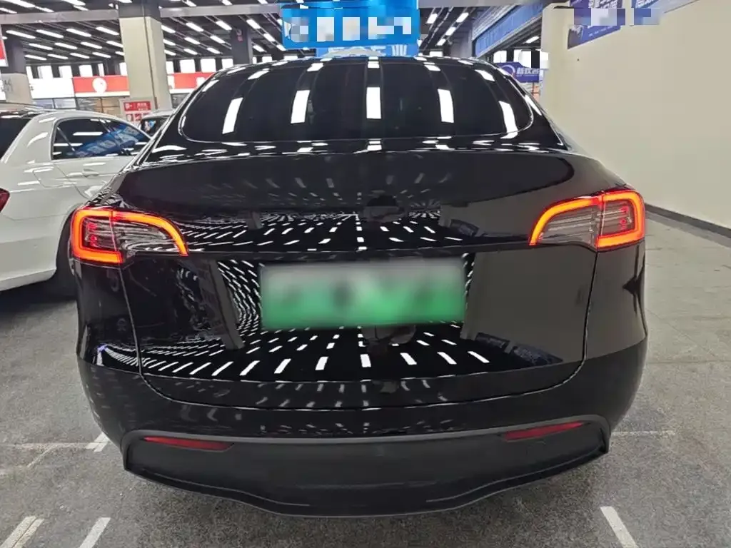 Tesla Model Y — фото 7