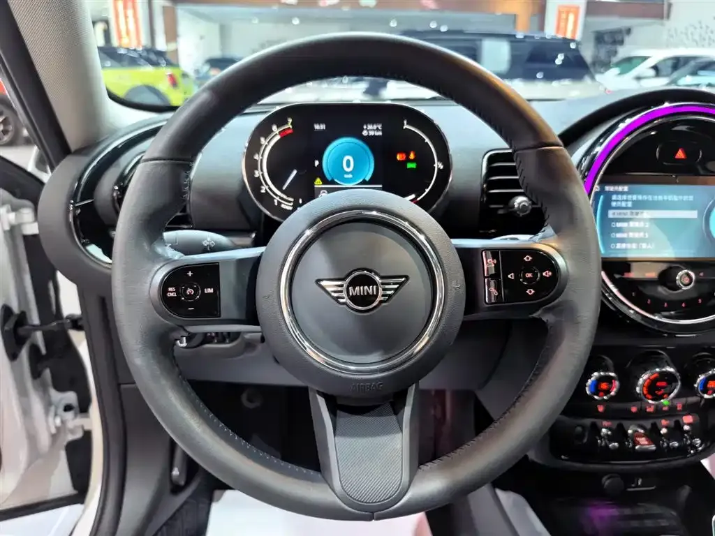 MINI Clubman — фото 4