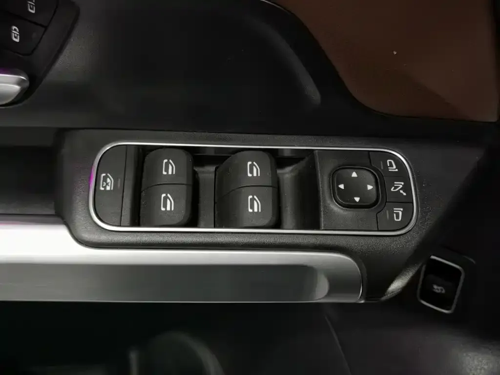 Mercedes-Benz GLB — фото 4