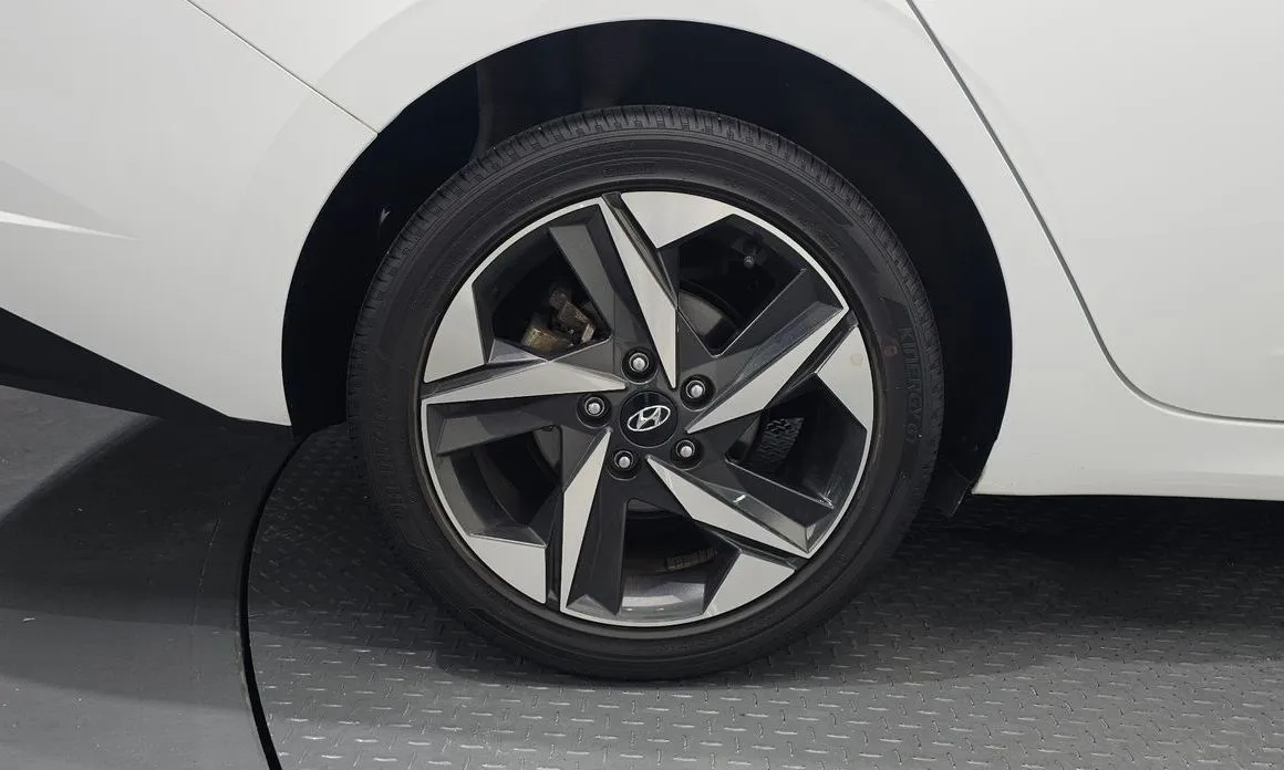 Hyundai AVANTE 2023 из KR, фото 2
