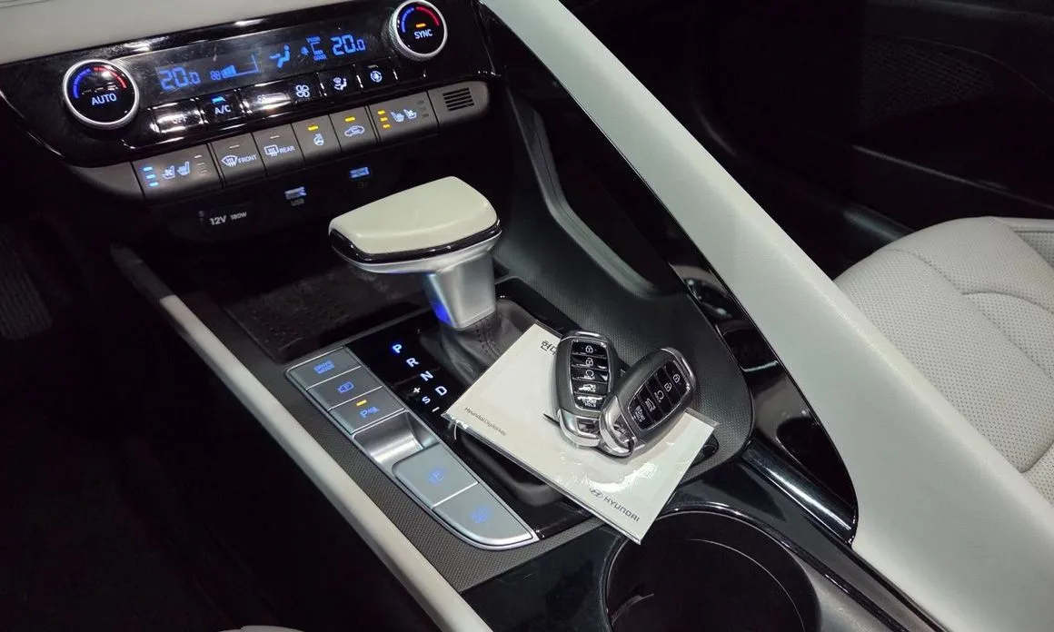 Hyundai AVANTE 2023 из KR, фото 6