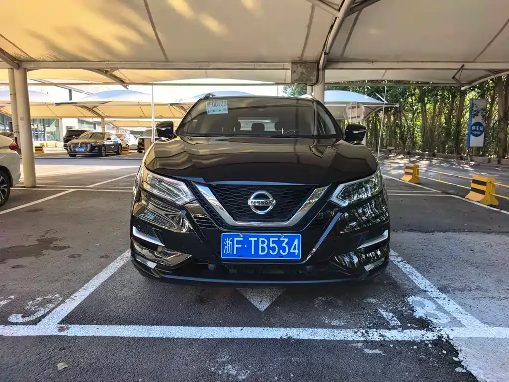 Nissan Qashqai — фото 9