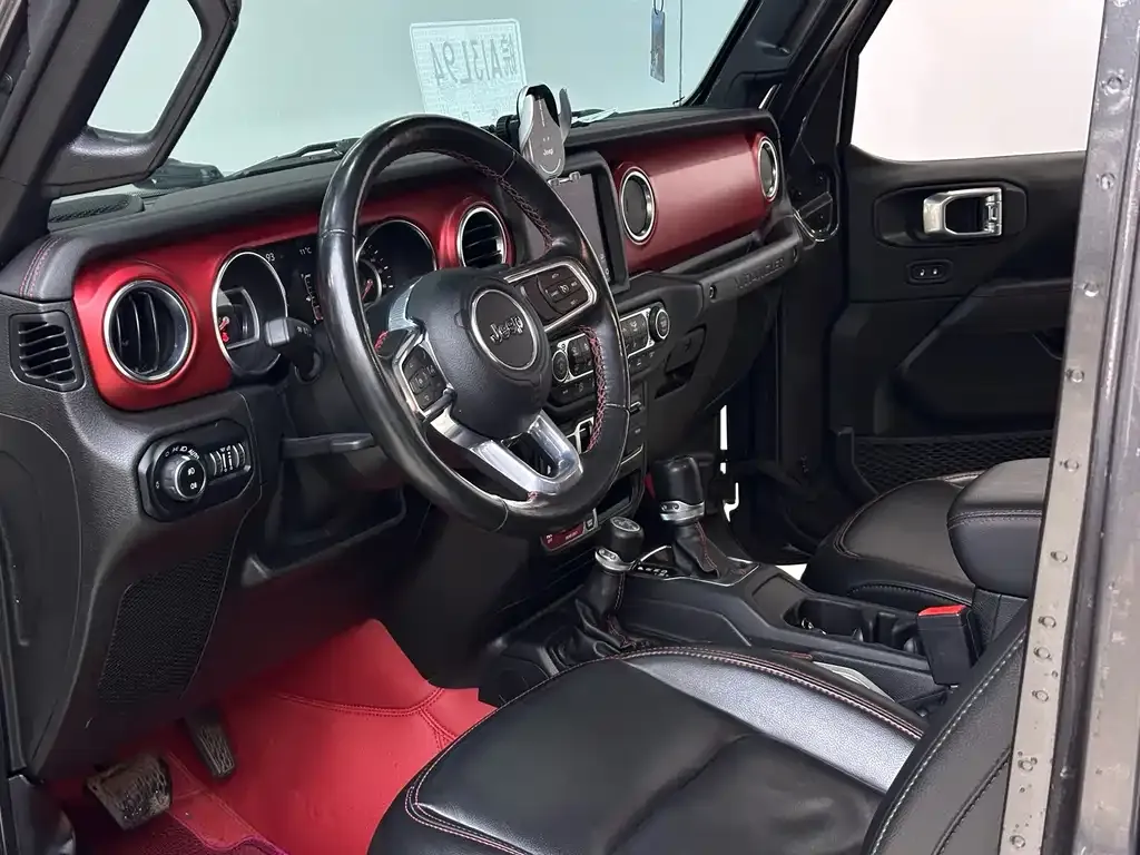 Jeep Wrangler — фото 10