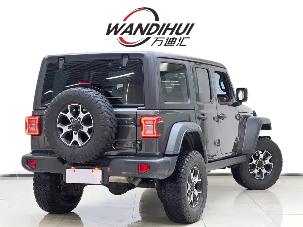 Jeep Wrangler — фото 9