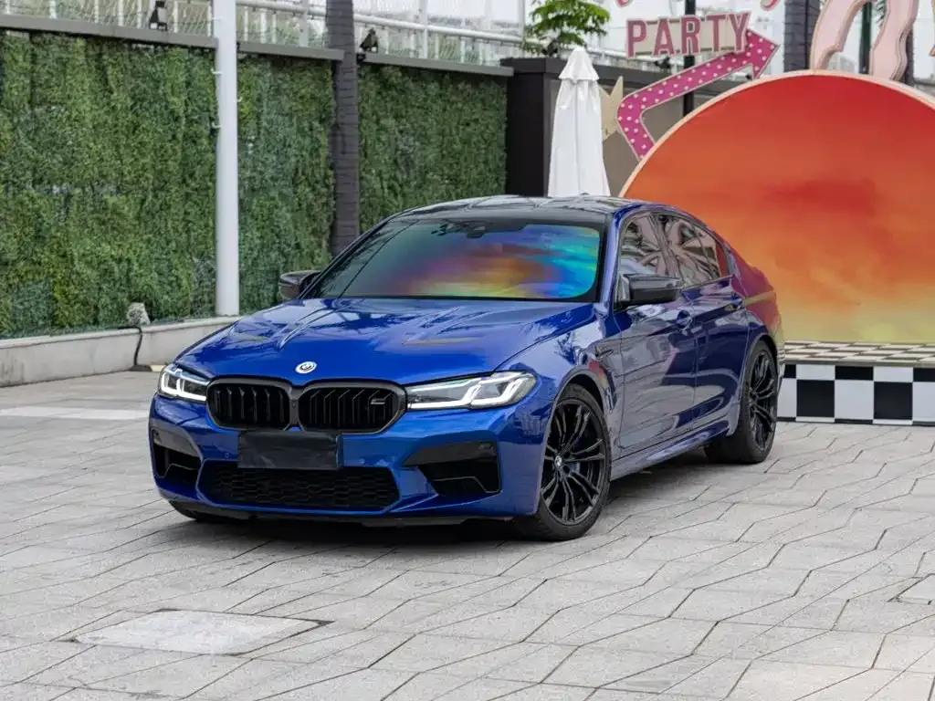 BMW M5 — фото 1