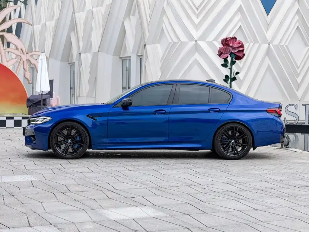 BMW M5 — фото 2