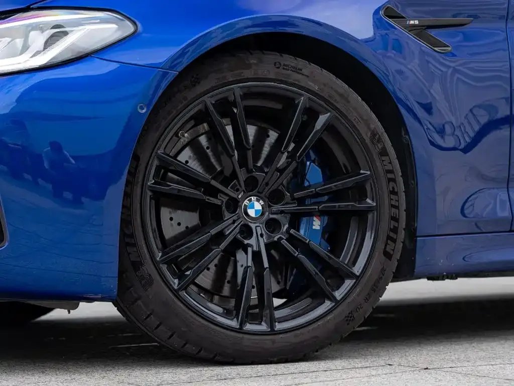 BMW M5 — фото 8