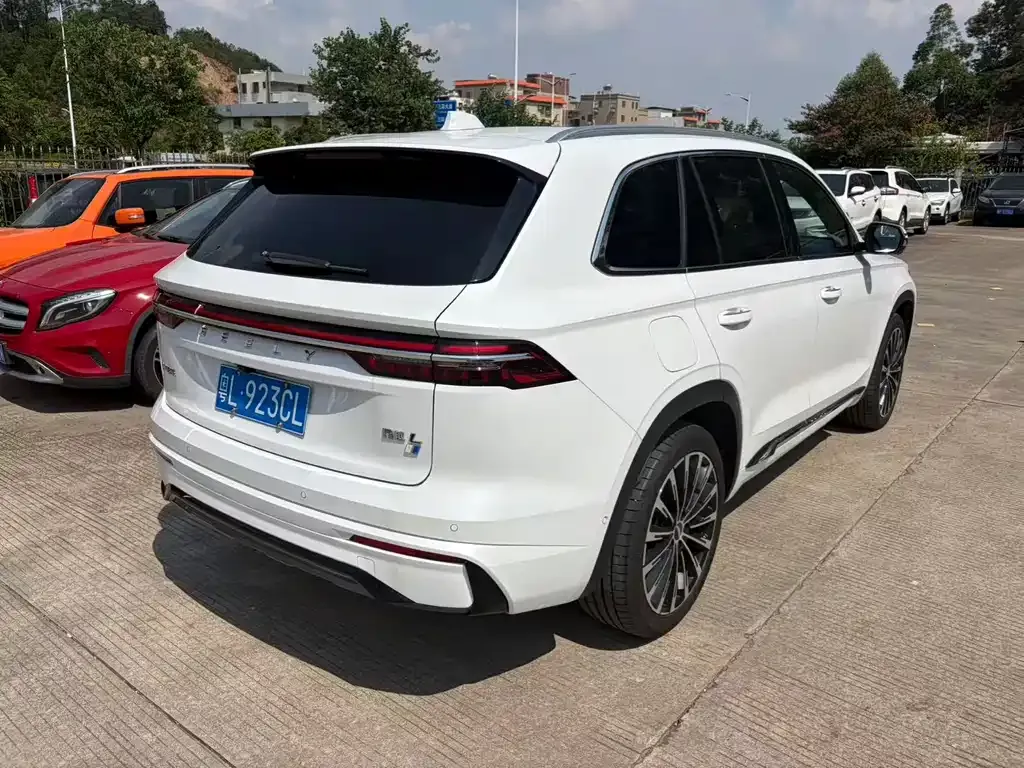 Geely Xingyue L — фото 8