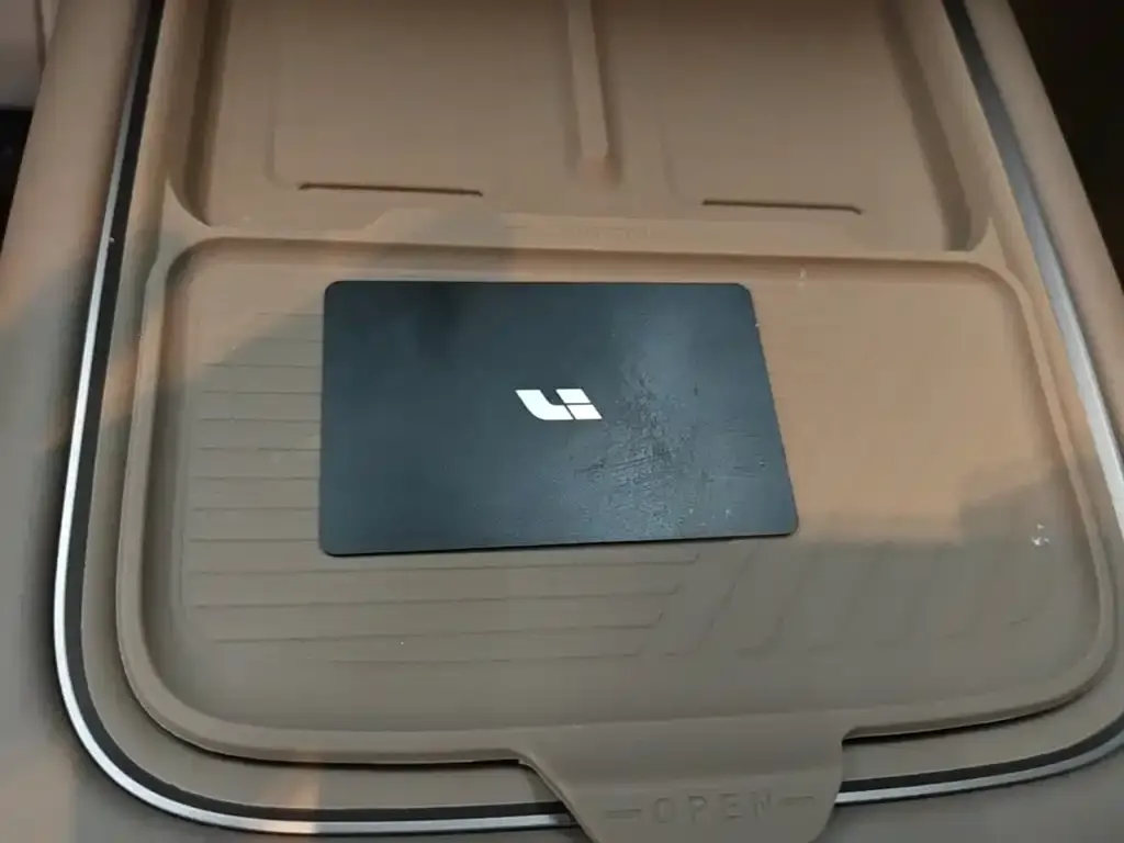 Li Auto i6 — фото 3