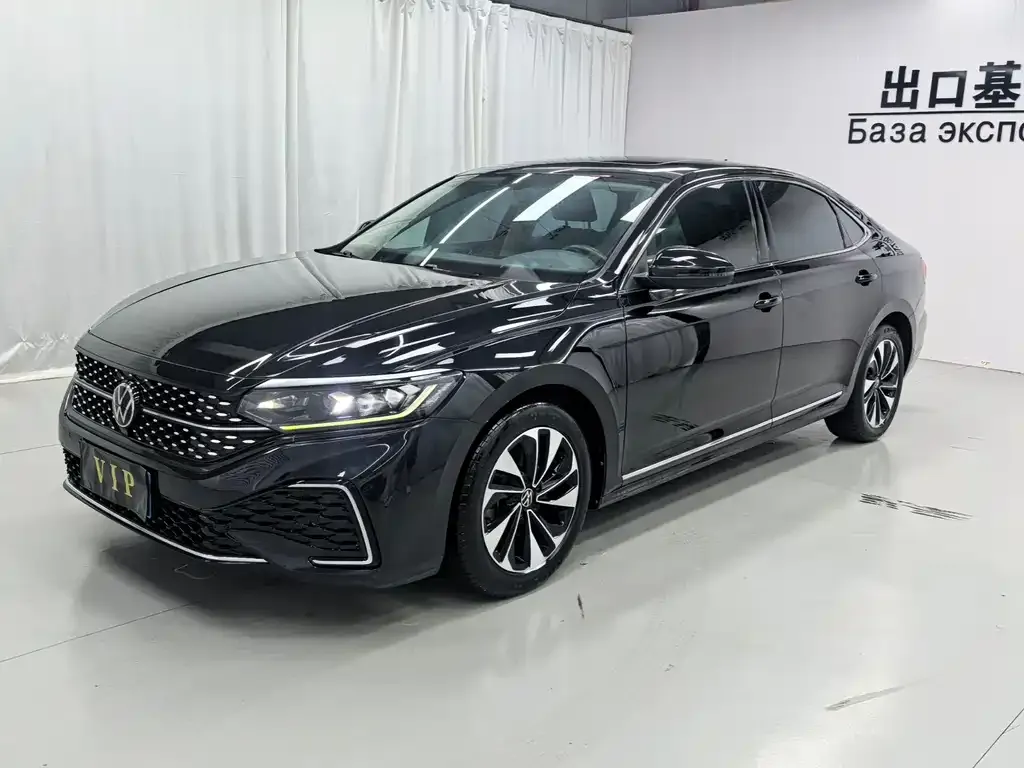 Volkswagen Passat — фото 1