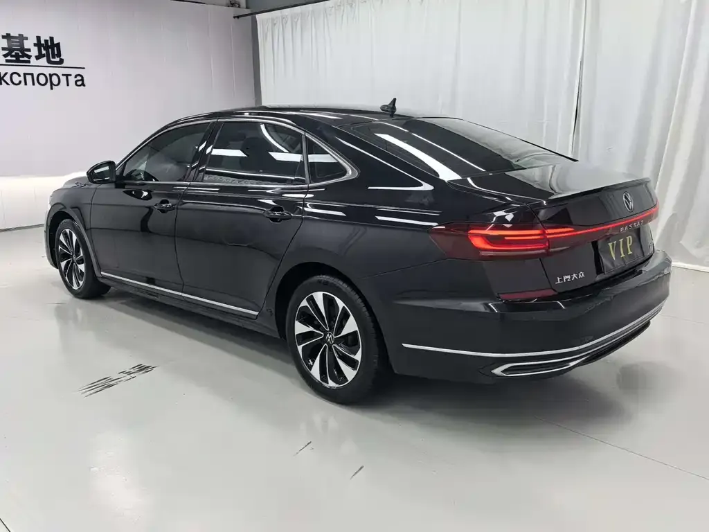 Volkswagen Passat — фото 7