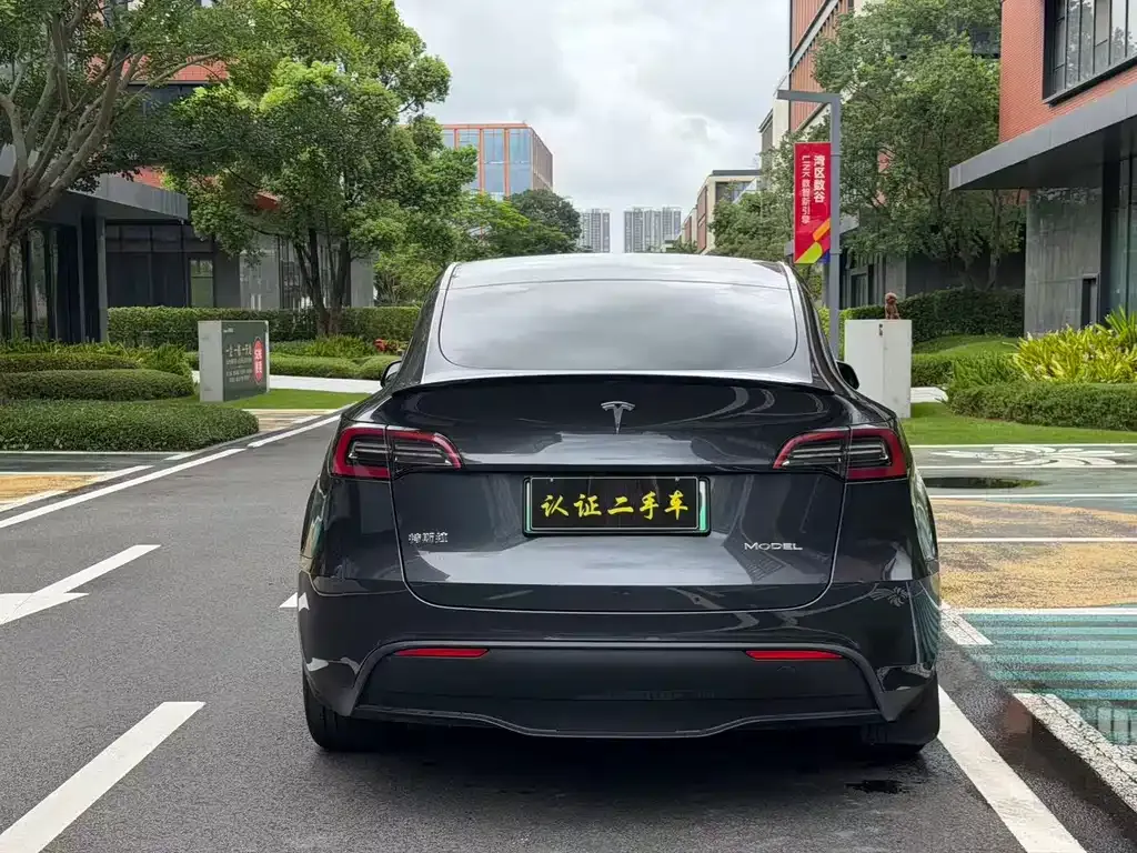 Tesla Model Y — фото 7
