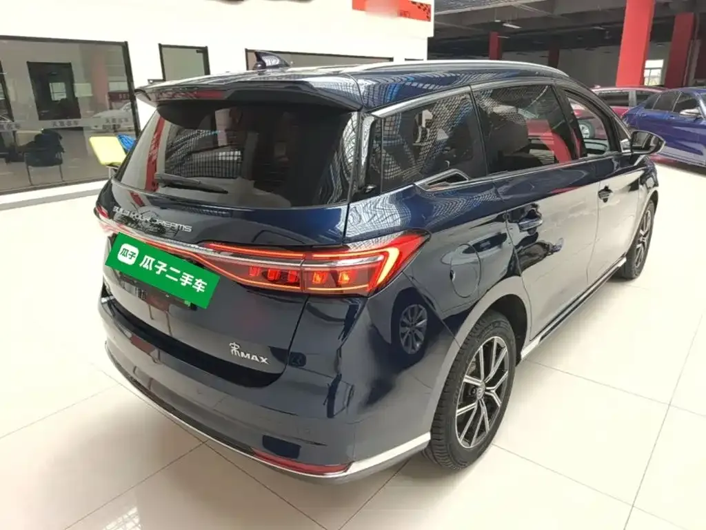 BYD MAX New Energy — фото 8