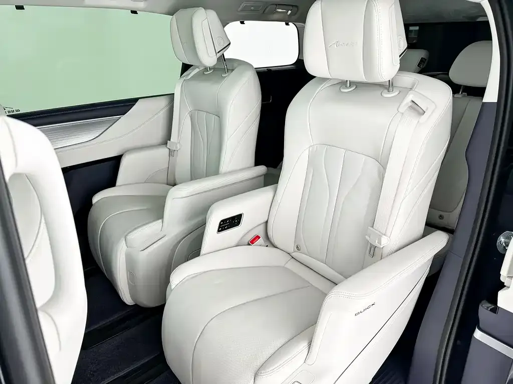 Buick GL8 Hybrid — фото 2
