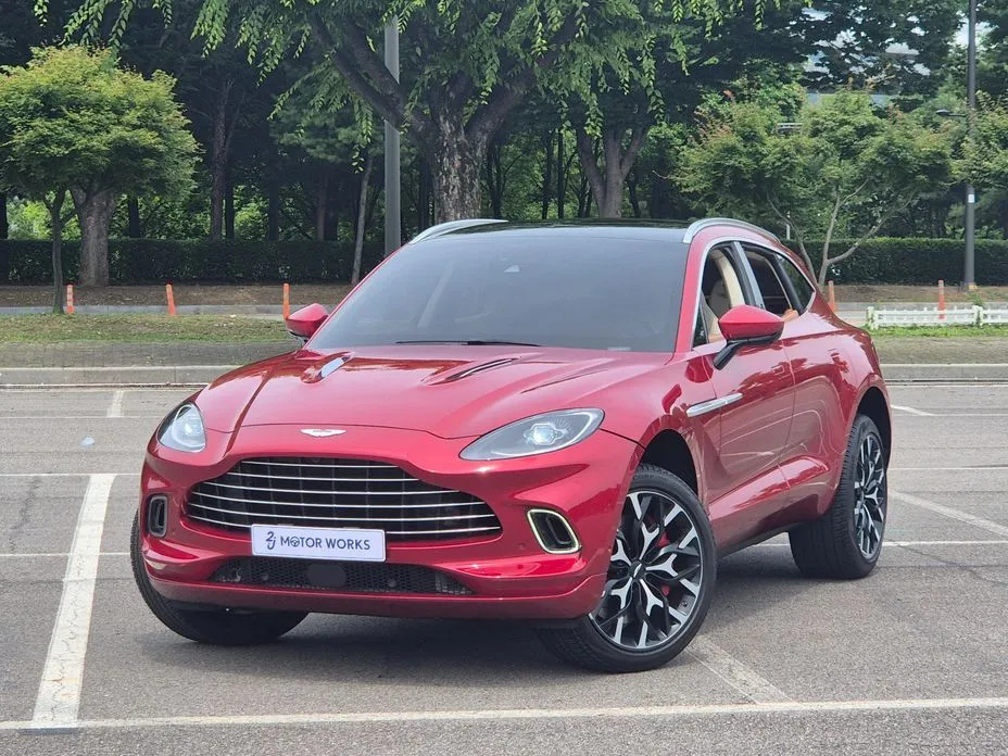 Aston Martin DBX — фото 3
