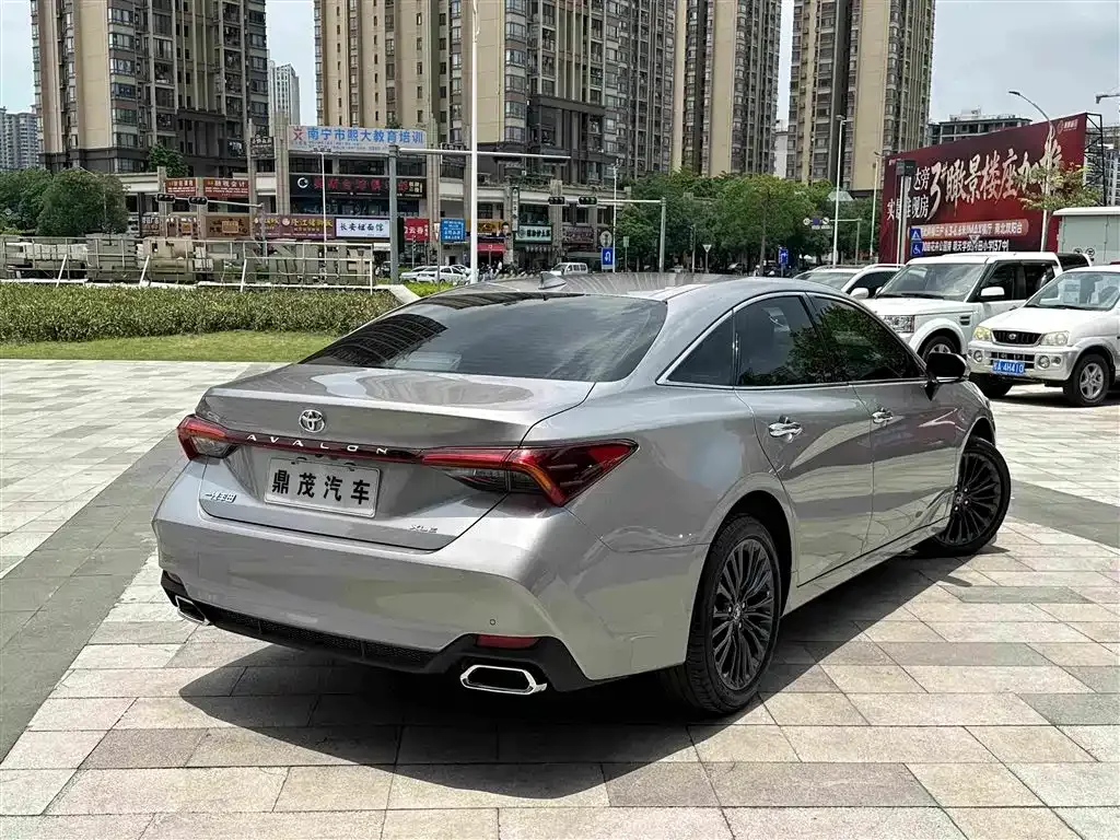 Toyota Avalon — фото 10
