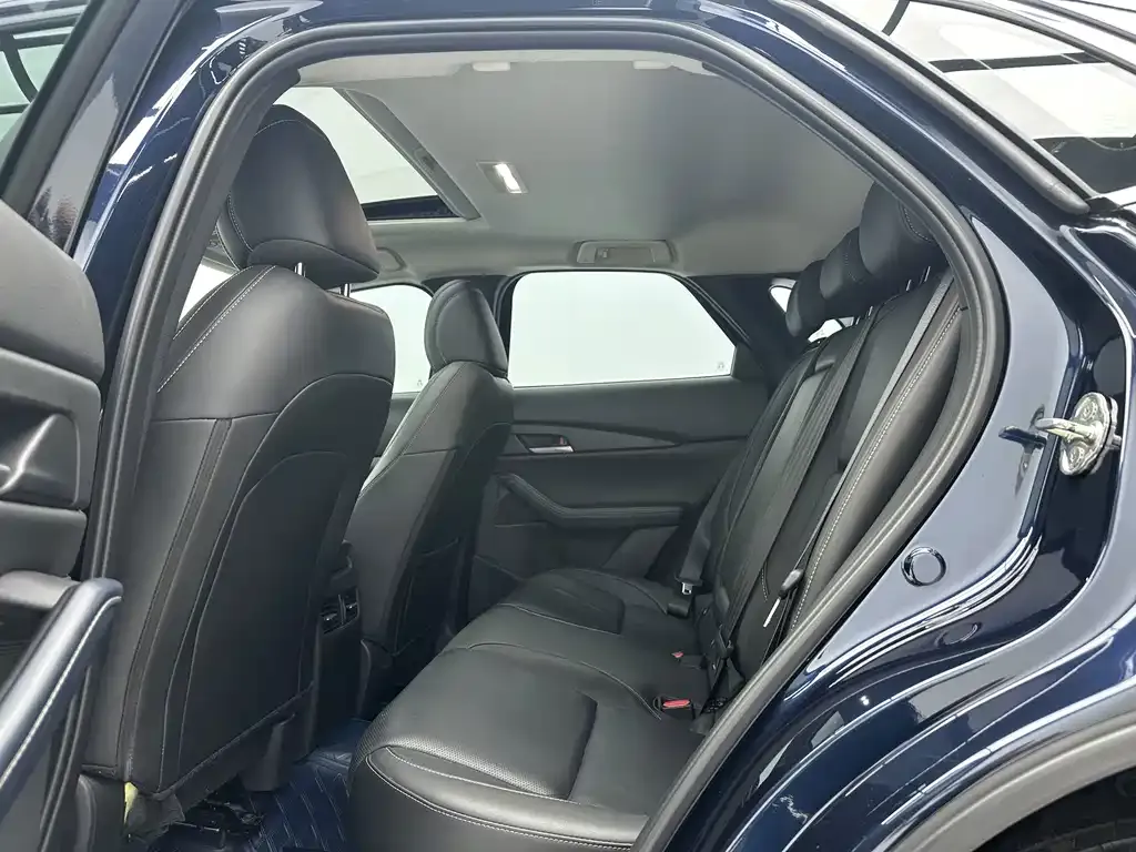Mazda CX-30 — фото 10