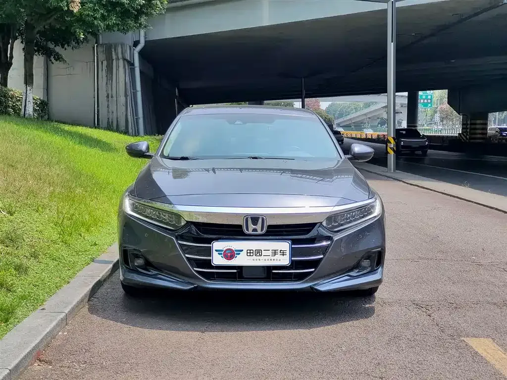 Honda Accord — фото 8