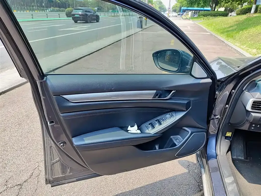 Honda Accord — фото 3