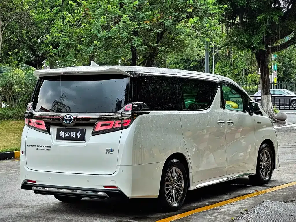 Toyota Vellfire 2023 из CN, фото 10
