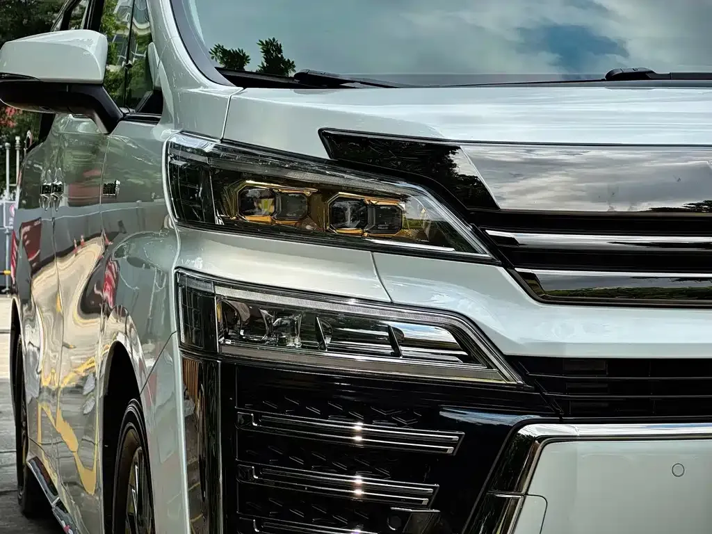 Toyota Vellfire 2023 из CN, фото 4