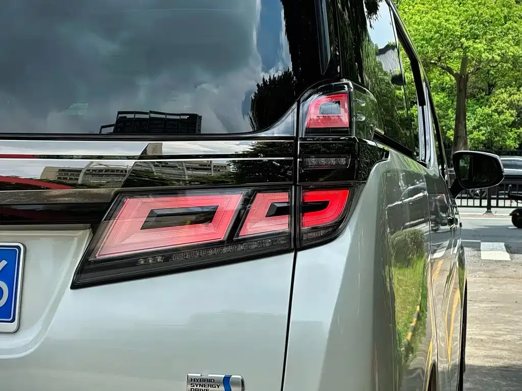 Toyota Vellfire 2023 из CN, фото 7