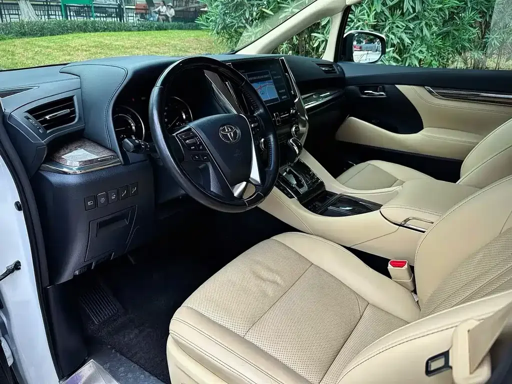 Toyota Vellfire 2023 из CN, фото 8