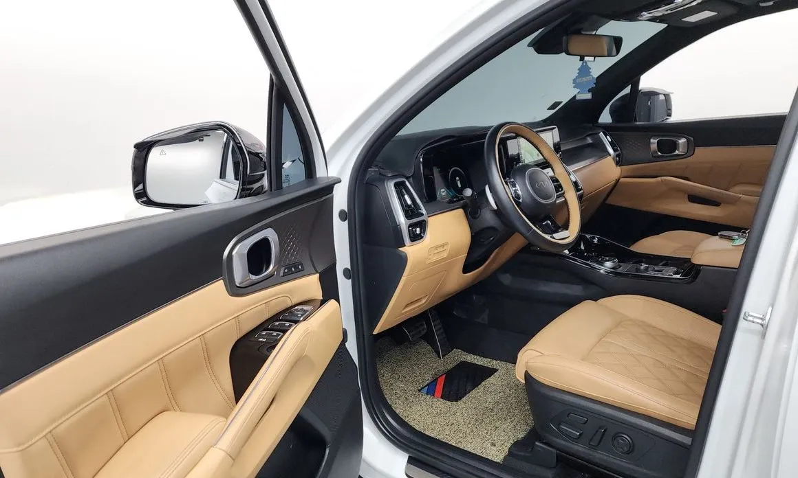 Kia Sorento — фото 7