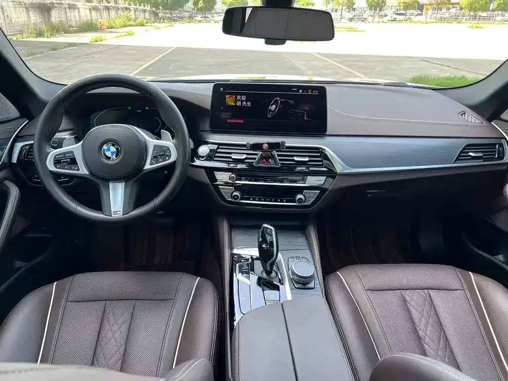 BMW 5 Series — фото 2