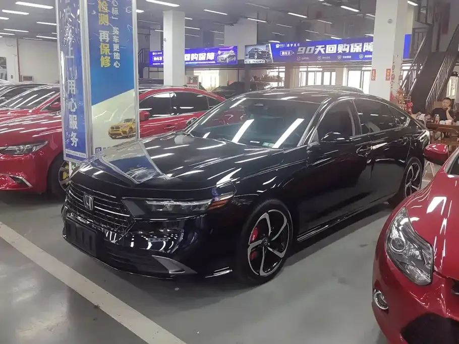 Honda Accord — фото 1