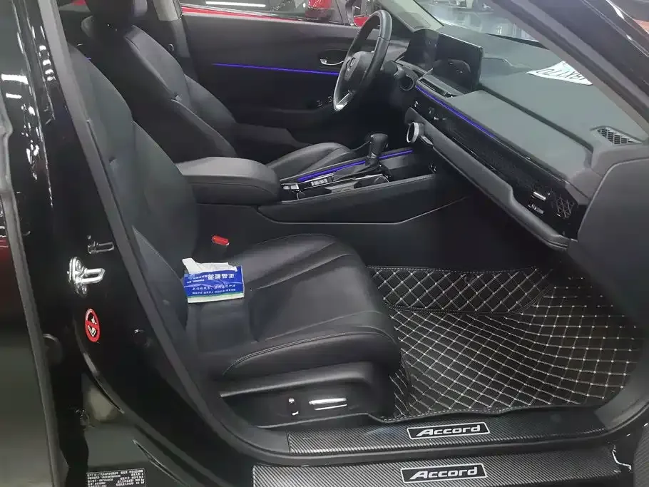 Honda Accord — фото 10