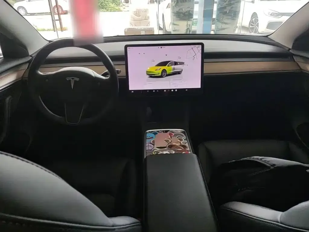 Tesla Model 3 — фото 2