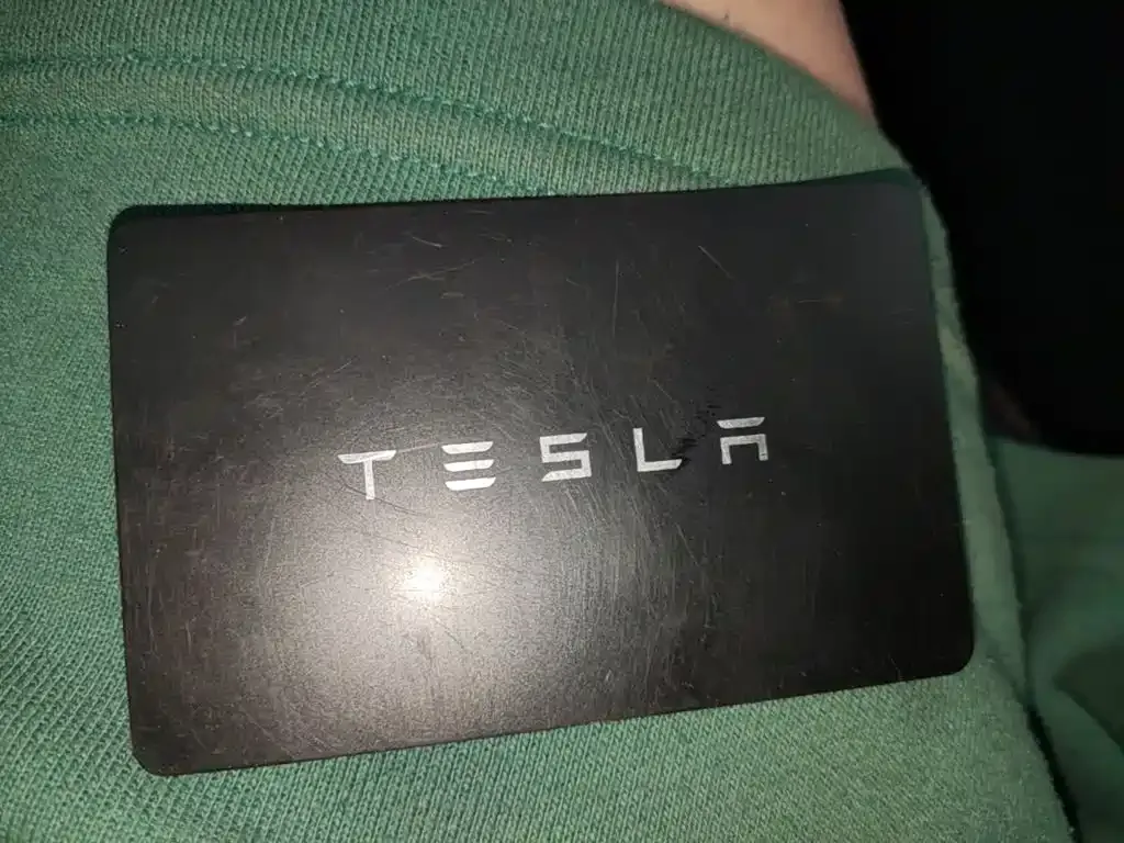 Tesla Model 3 — фото 4