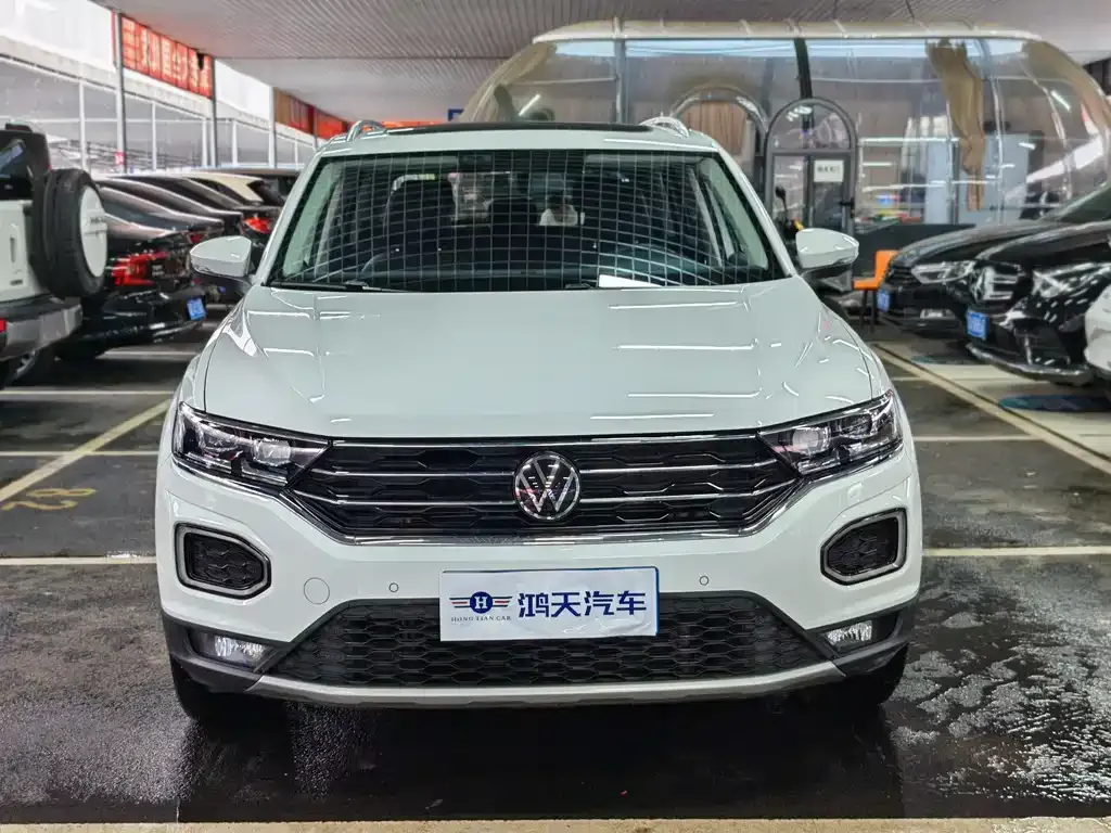 Volkswagen T-Roc — фото 10