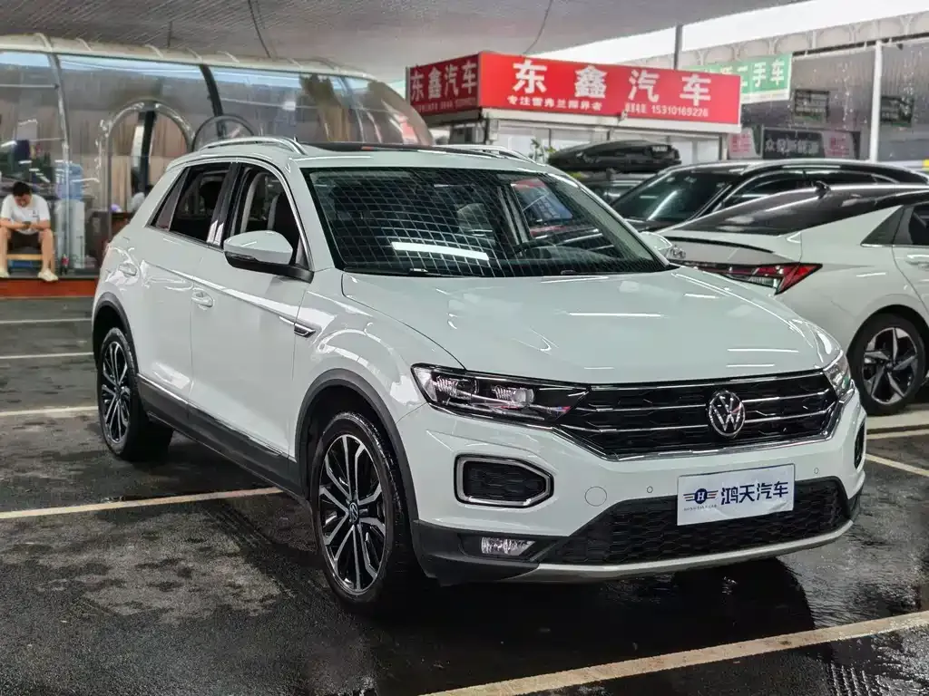 Volkswagen T-Roc — фото 2