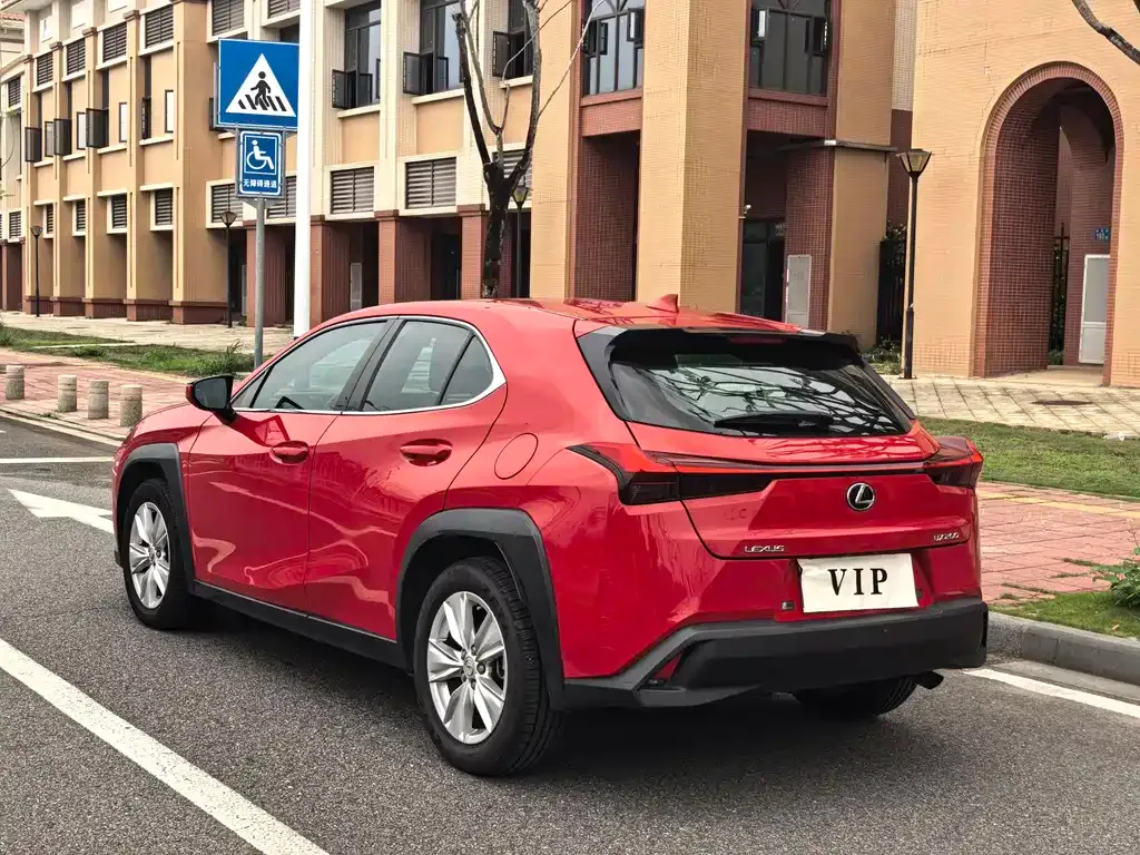 Lexus UX — фото 6