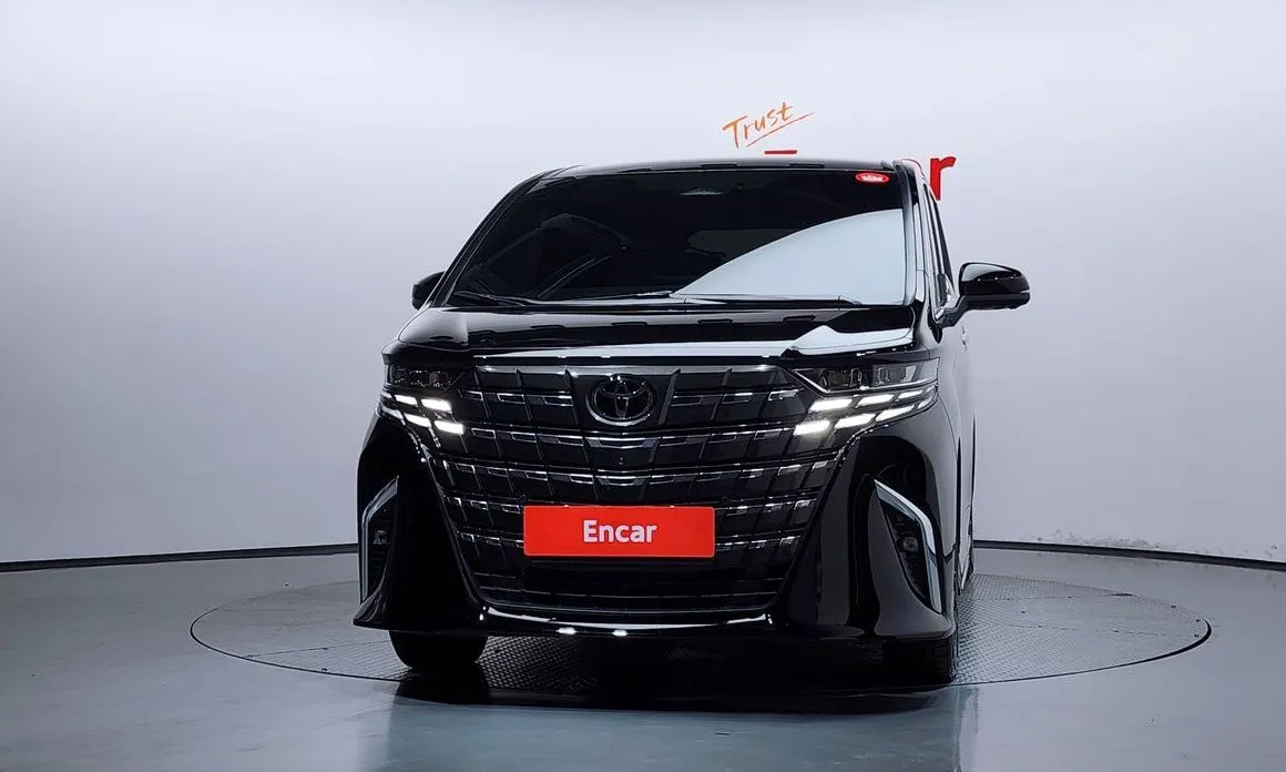 Toyota Alphard — фото 4