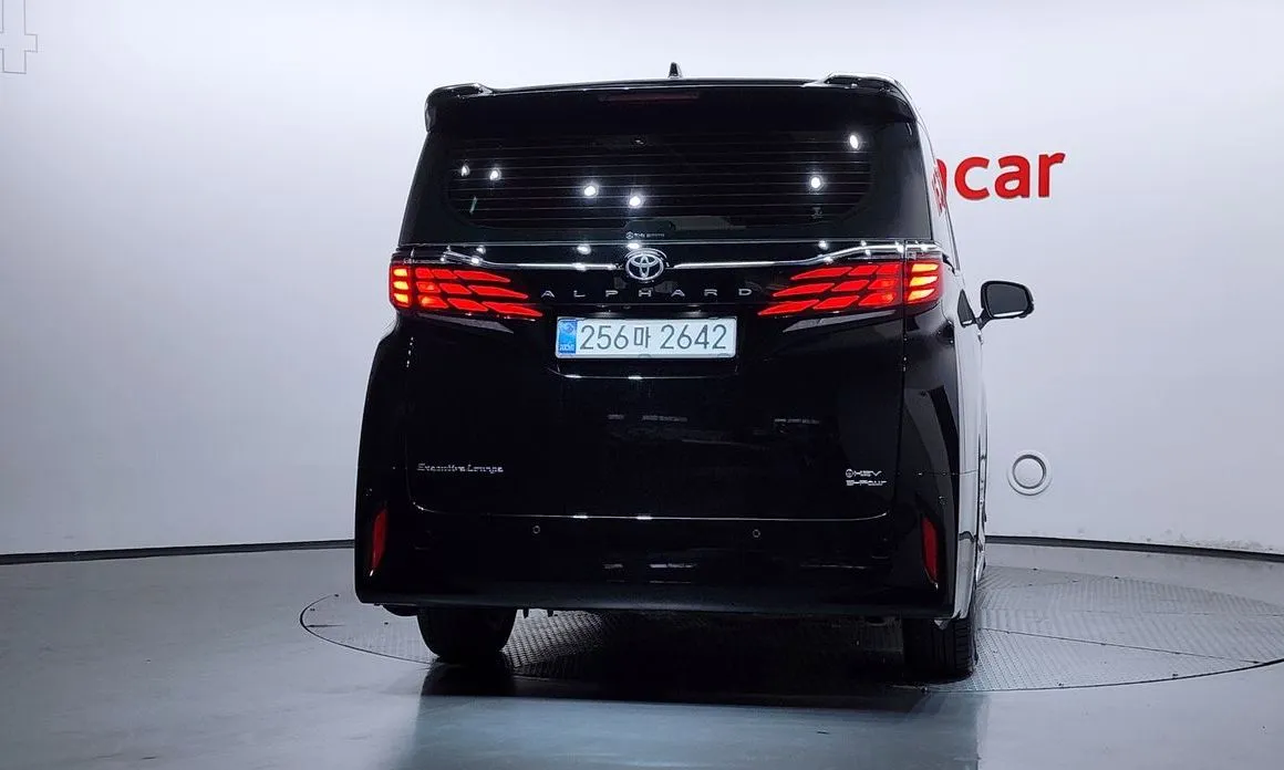 Toyota Alphard — фото 3
