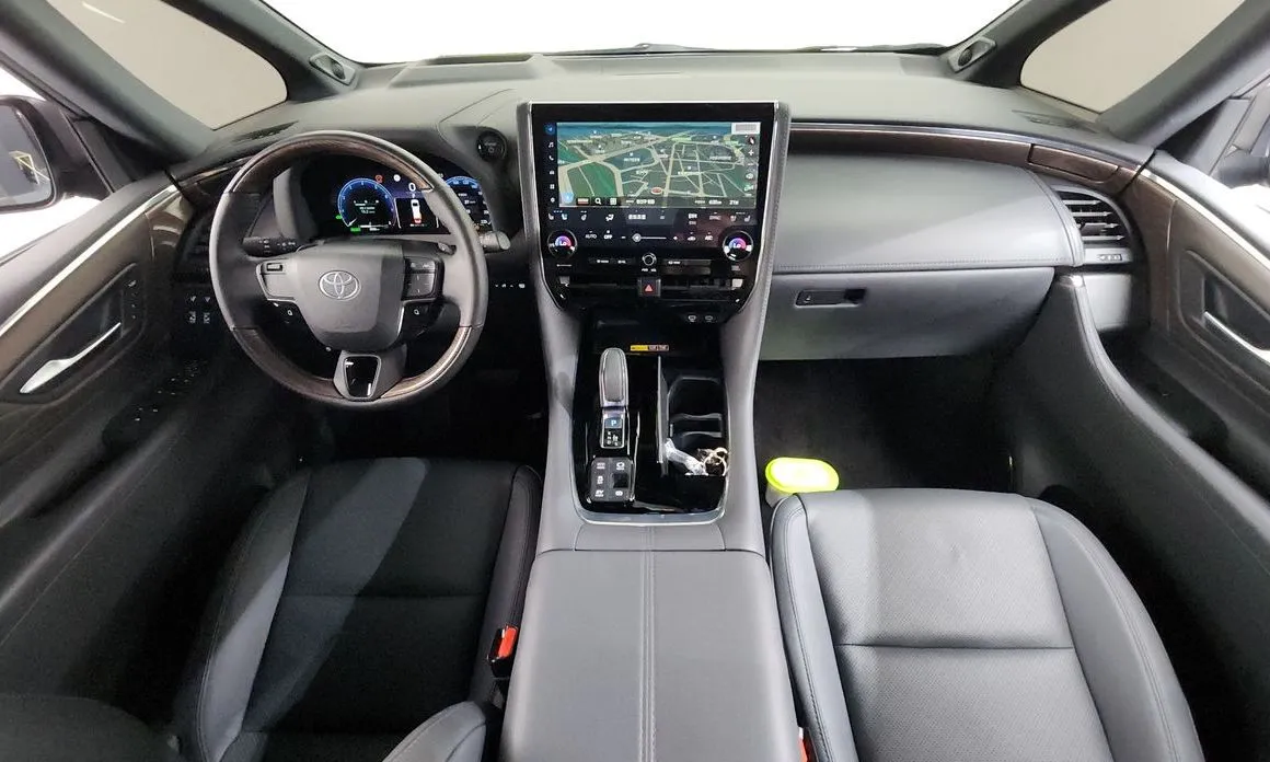 Toyota Alphard — фото 10