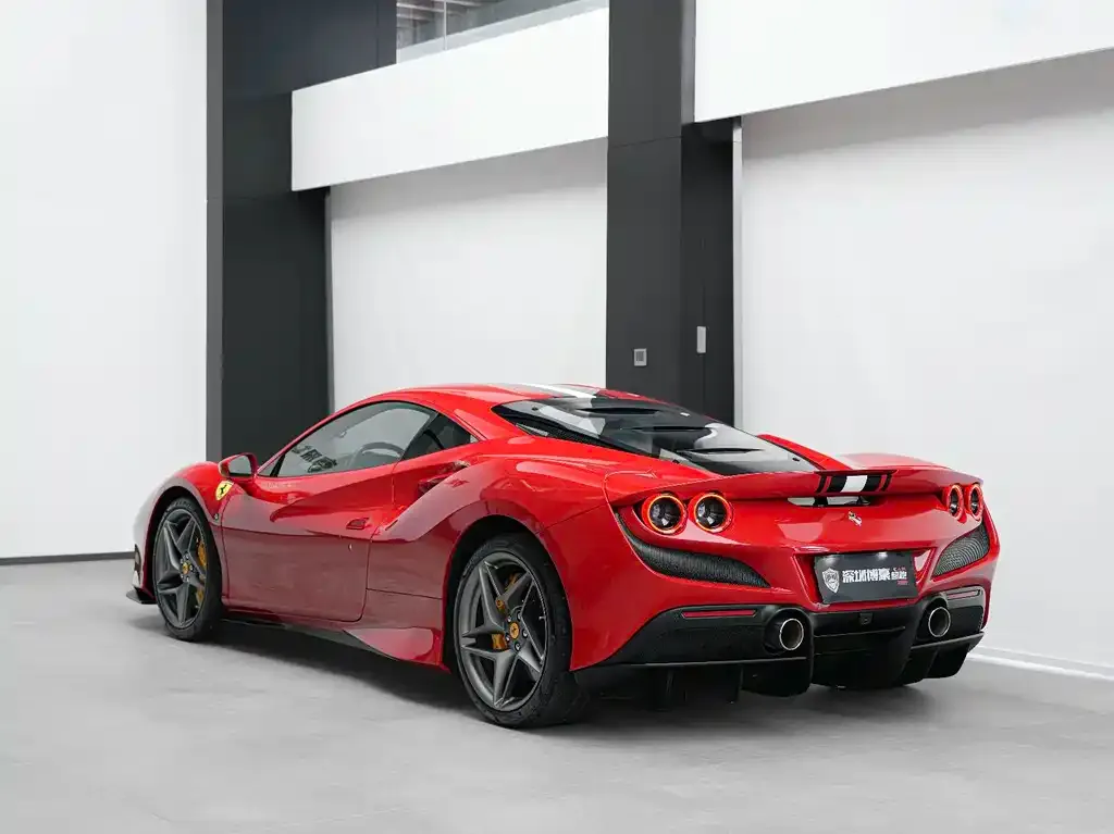 Ferrari F8 — фото 6