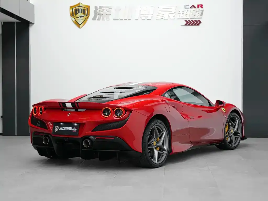 Ferrari F8 — фото 7