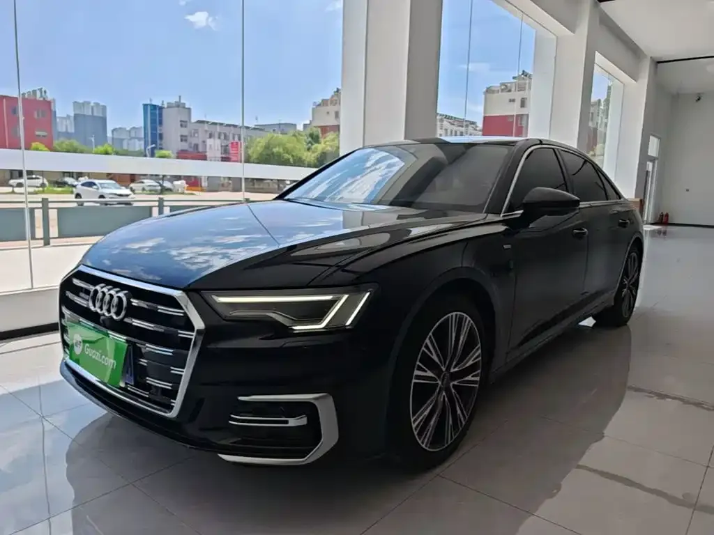Audi A6L — фото 1