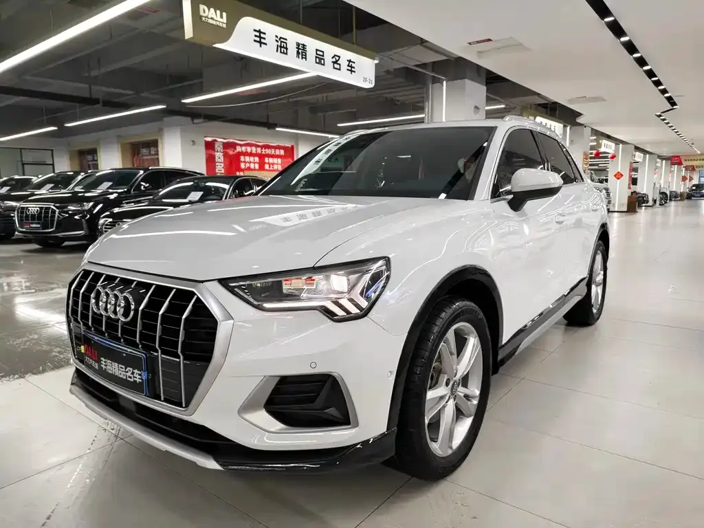 Audi Q3 — фото 1