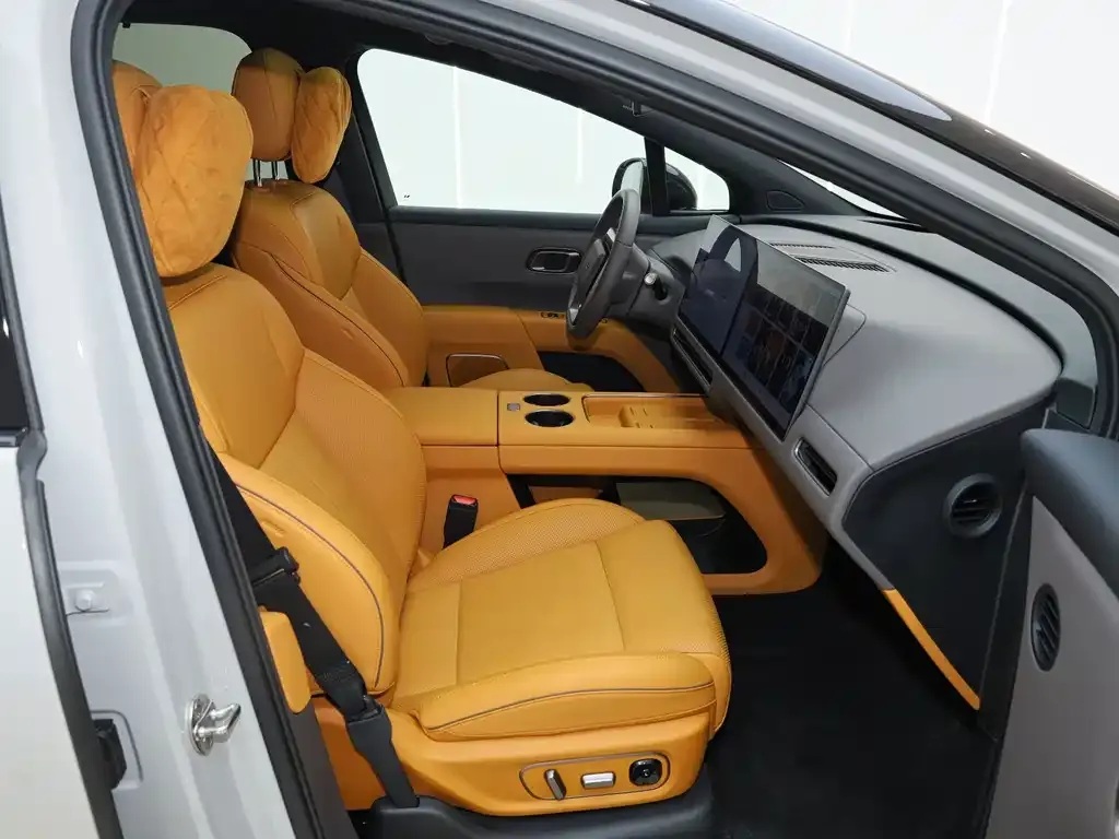 Li Auto i8 — фото 5