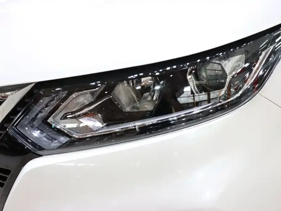 Nissan Qashqai — фото 9