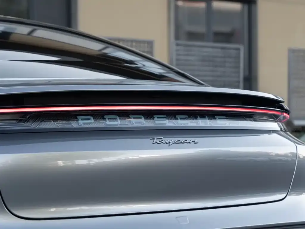 Porsche Taycan — фото 2