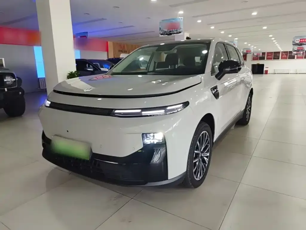 Leapmotor B10