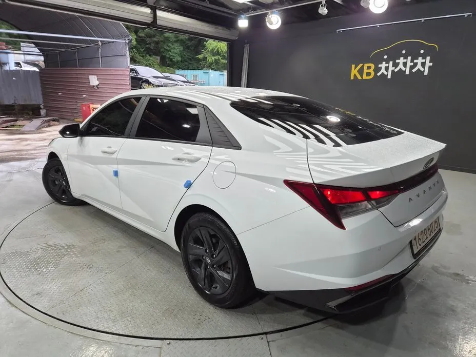 Hyundai AVANTE 2021 из KR, фото 6