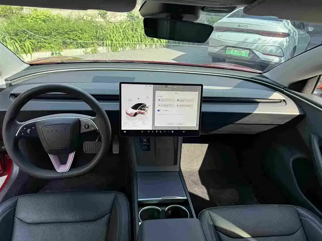 Tesla Model 3 — фото 2