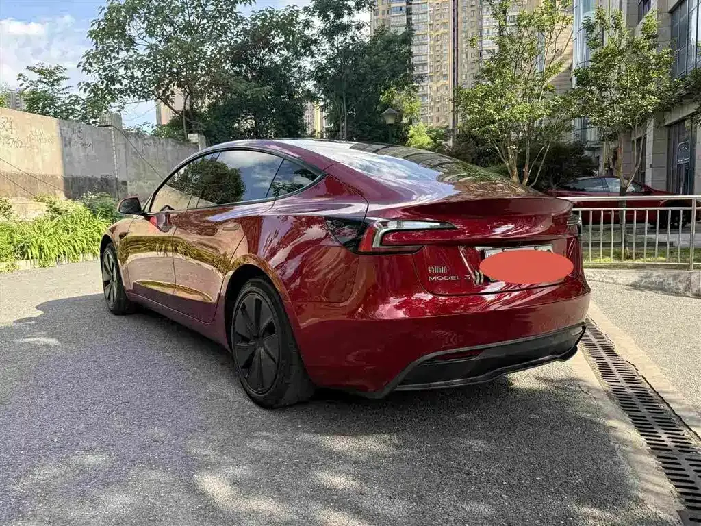 Tesla Model 3 — фото 10